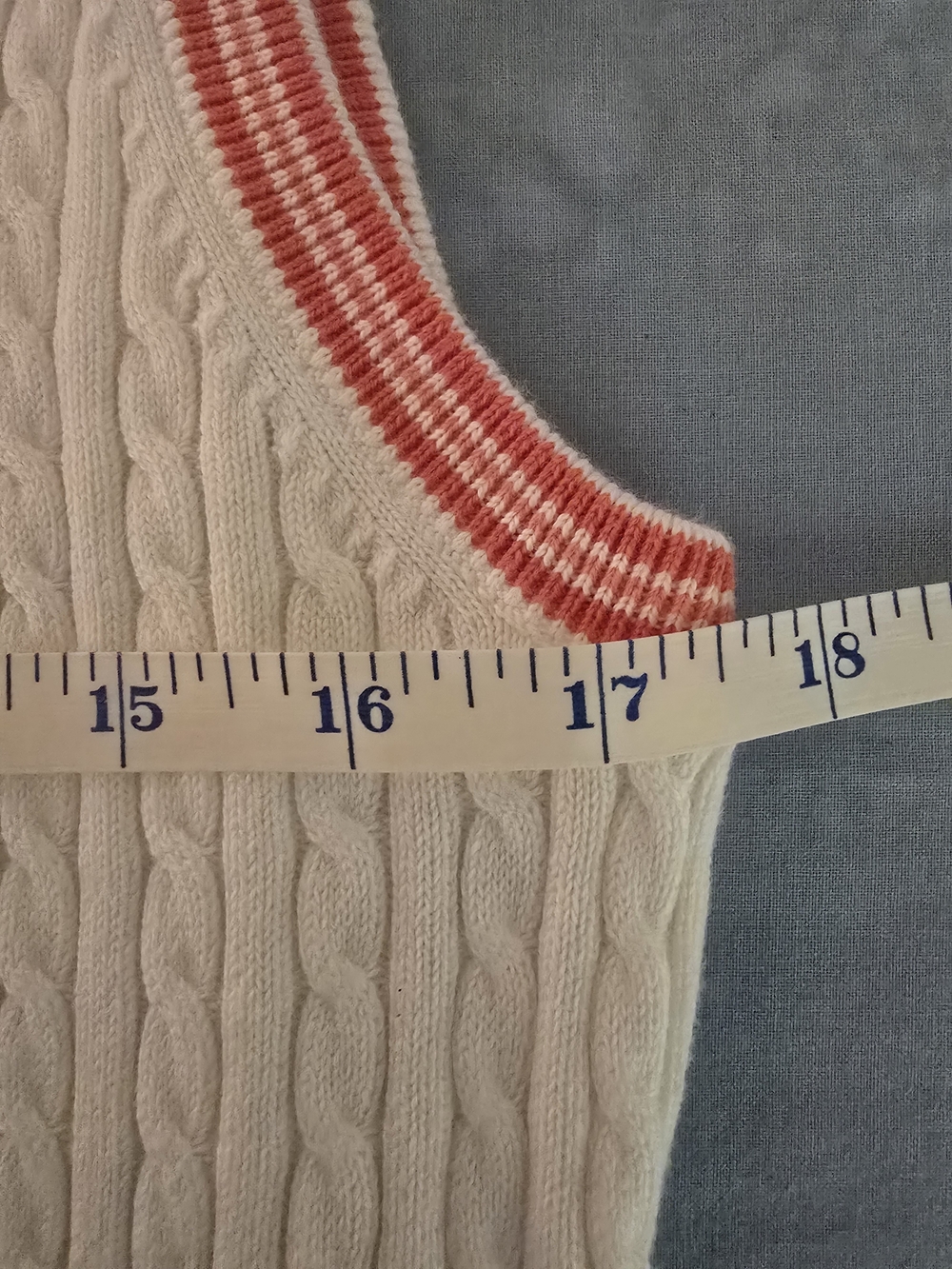 NWT Izod Womens Sweater Vest S White Pink Trim Cable Knit V-Neck Golf Preppy Top - Picture 10 of 10